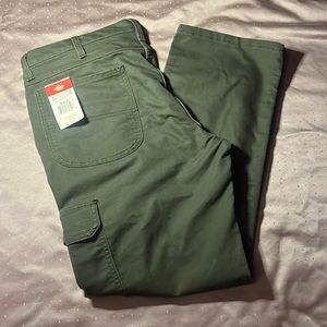 Men’s Dickies Flex Regular cargo pants, size 38x32